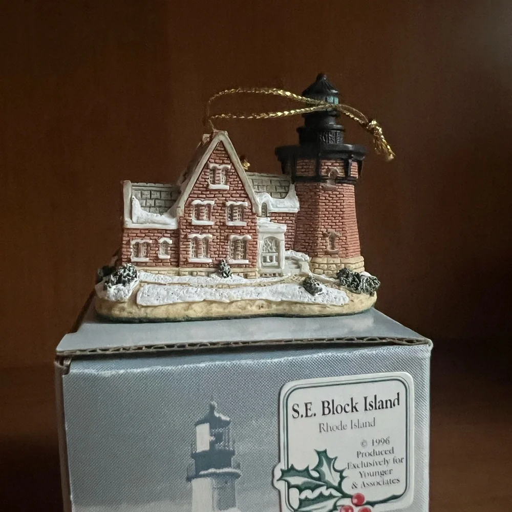 S.E.‎ Block Island Lighthouse Ornament